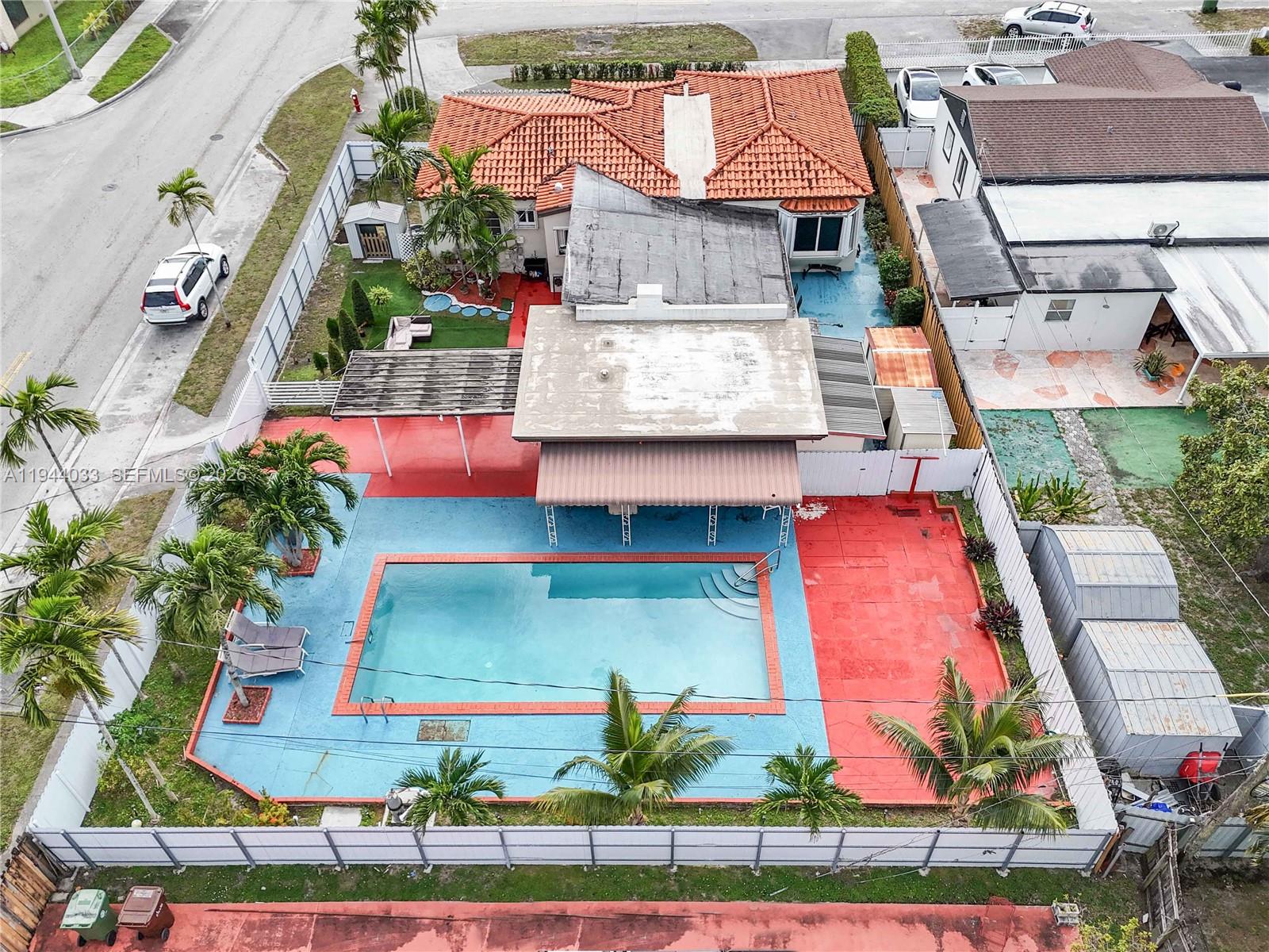 591 SE 5th St Hialeah, FL 33010