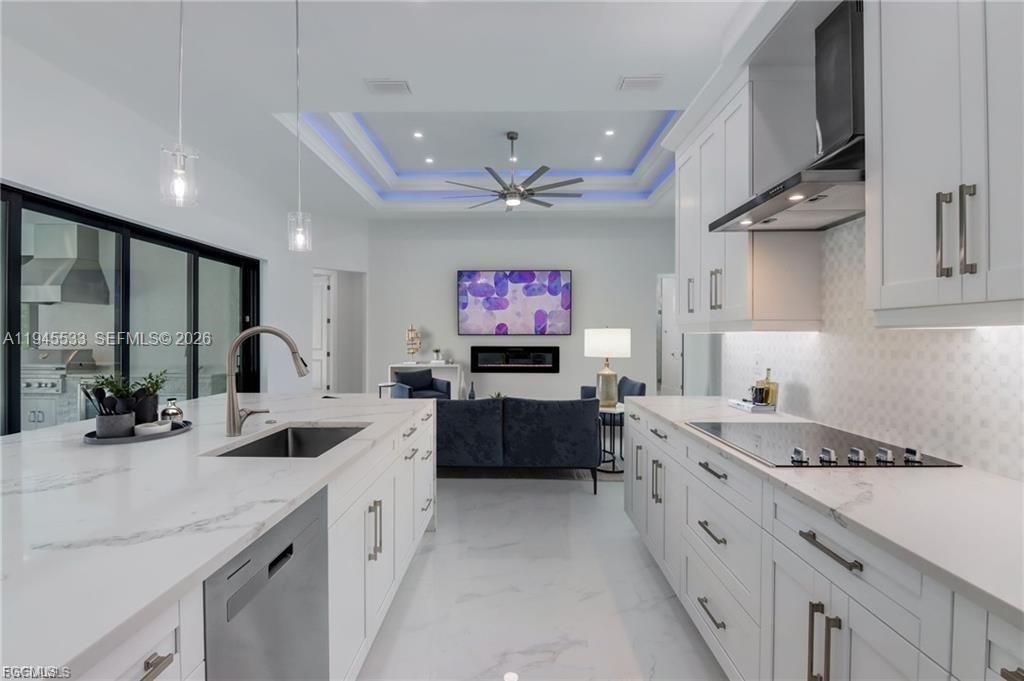 2406 SW 54th Ln Cape Coral, FL 33914