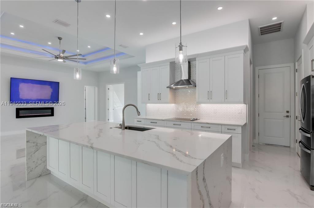 2406 SW 54th Ln Cape Coral, FL 33914