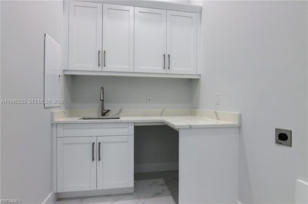 2406 SW 54th Ln Cape Coral, FL 33914