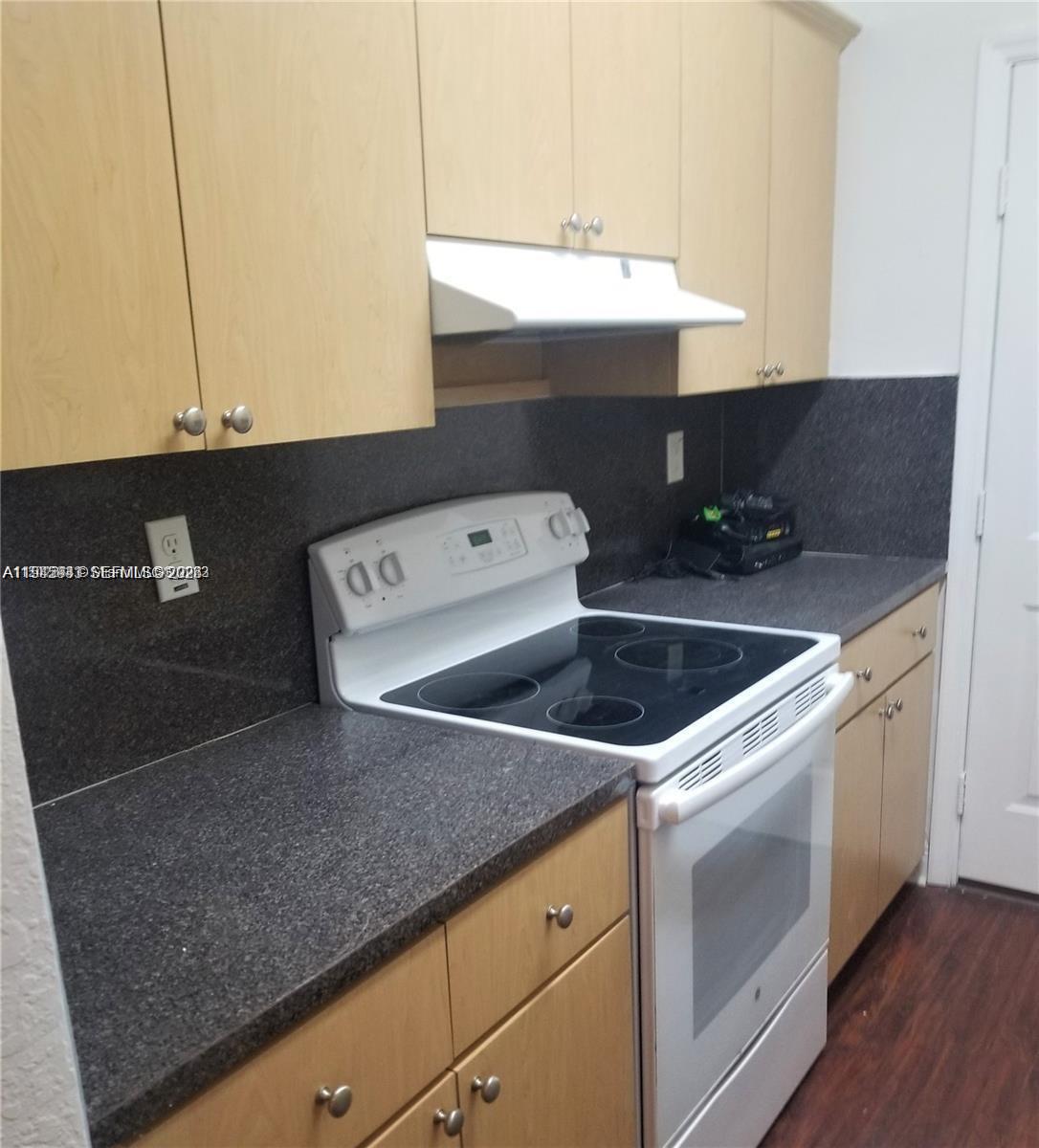 941 NE 169th St #216 North Miami Beach, FL 33162