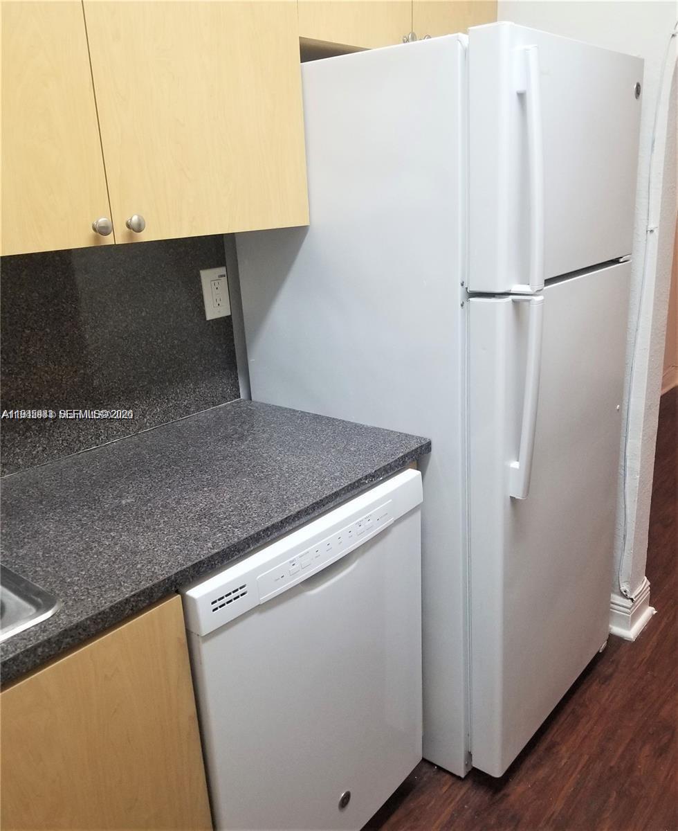 941 NE 169th St #216 North Miami Beach, FL 33162