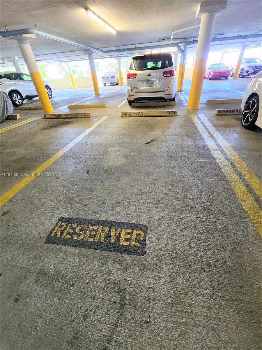 image Winston Towers 70032