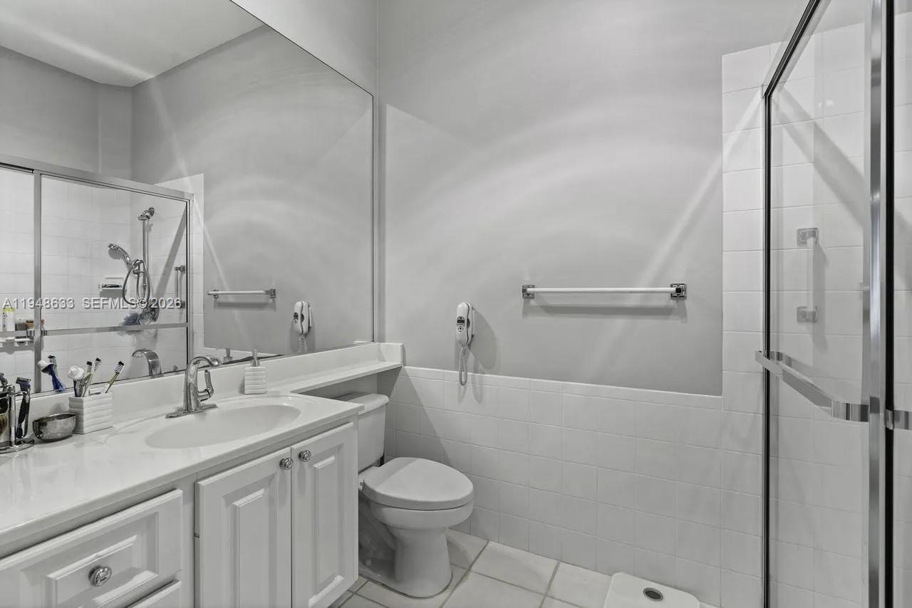 2862 Irma Lk Dr West Palm Beach, FL 33411