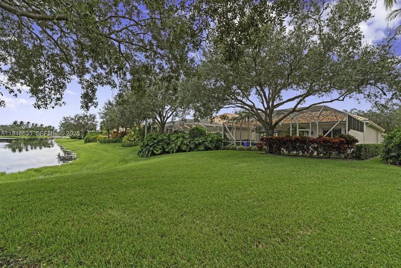 2862 Irma Lk Dr West Palm Beach, FL 33411