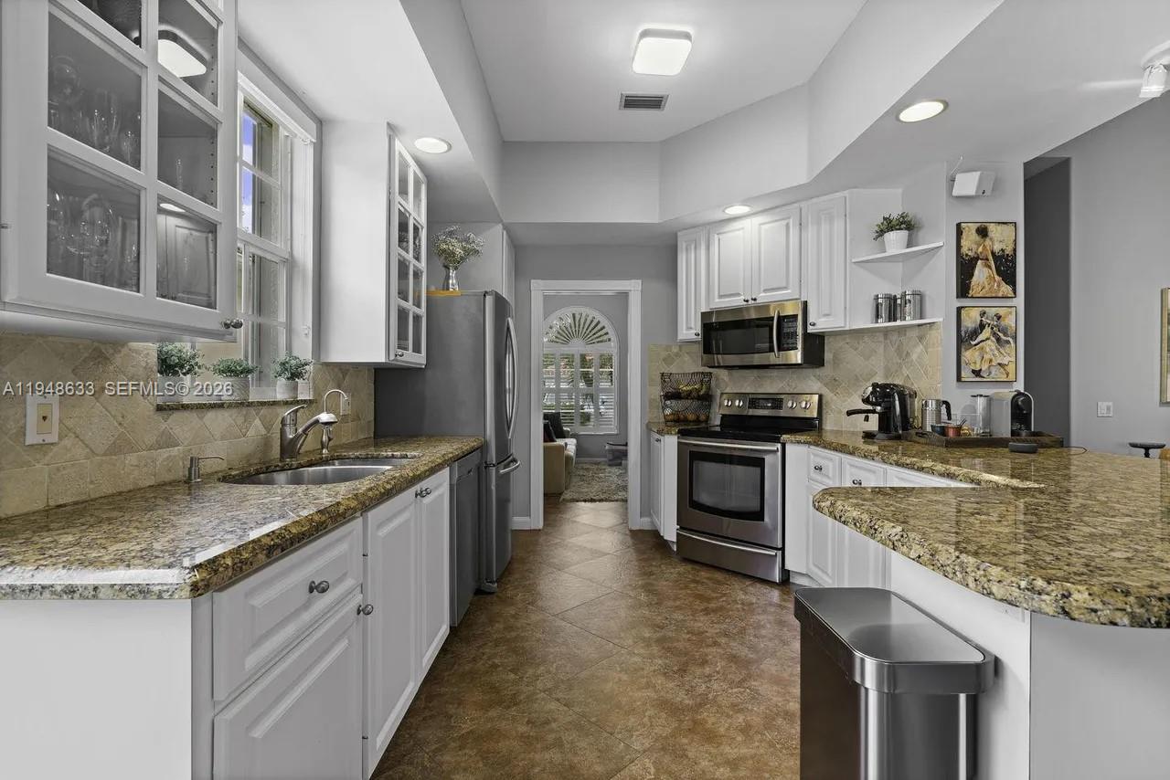 2862 Irma Lk Dr West Palm Beach, FL 33411