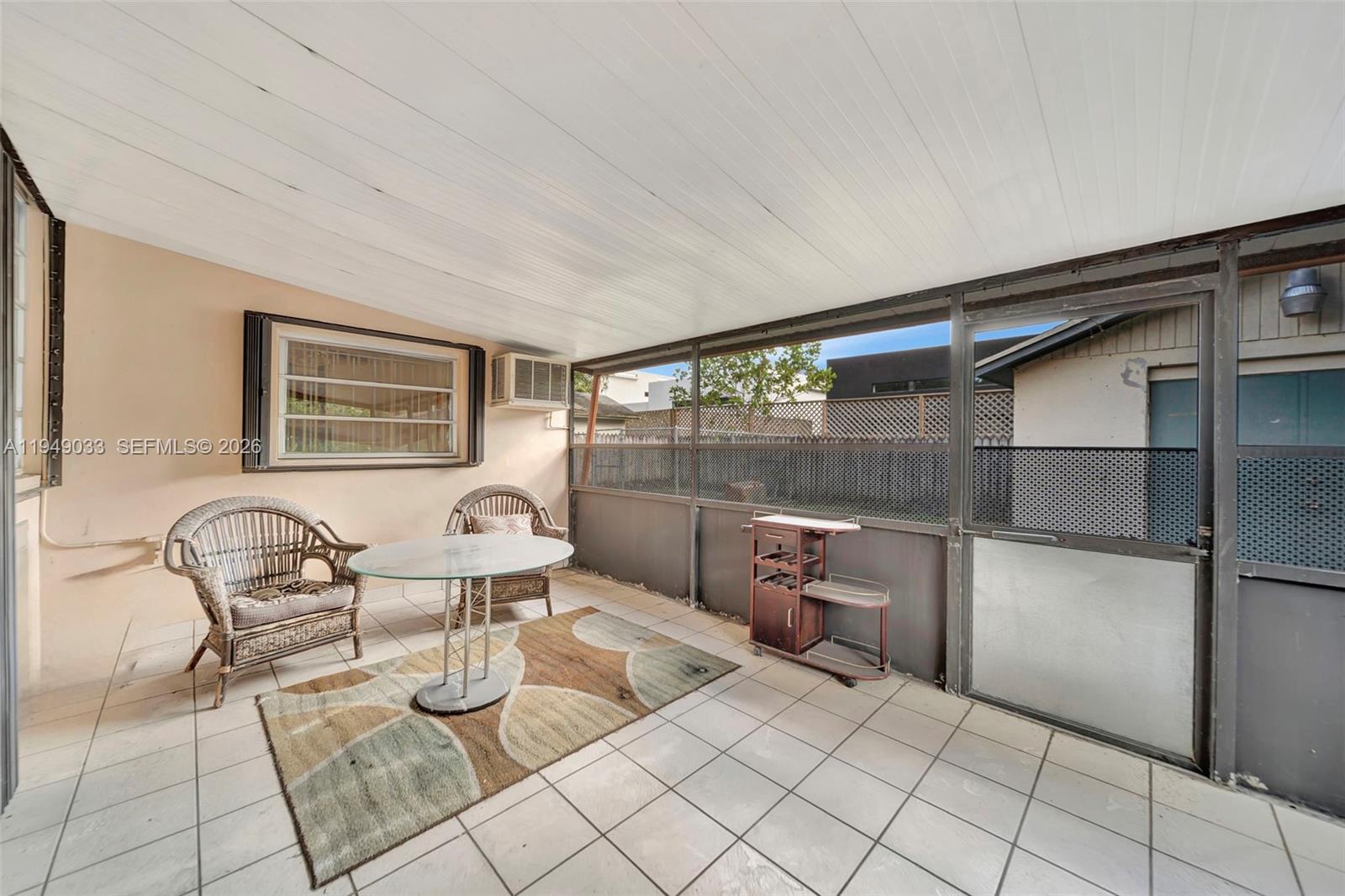 244 NW 43rd St Miami, FL 33127