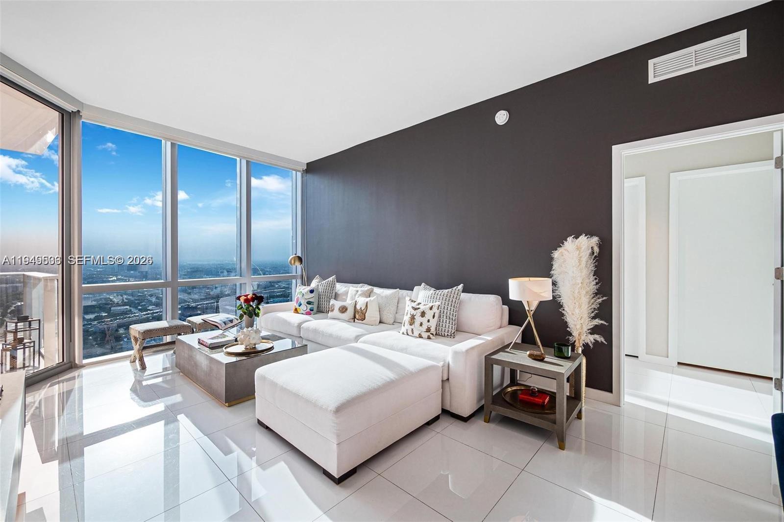 image Paramount Miami Worldcenter11