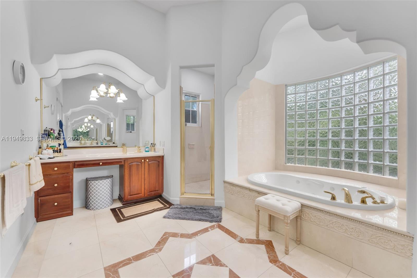 1334 Alhambra Cir Coral Gables, FL 33134