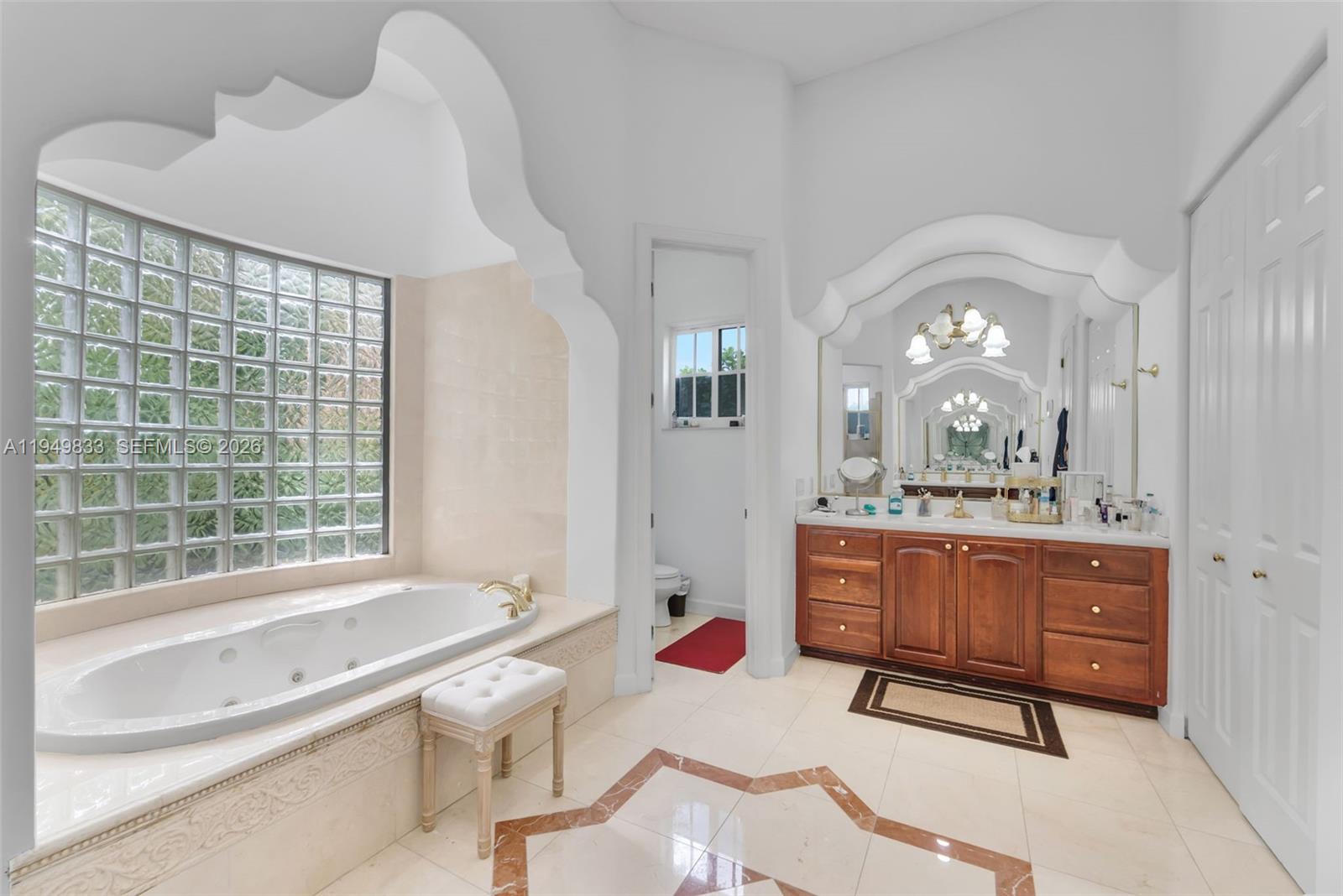 1334 Alhambra Cir Coral Gables, FL 33134