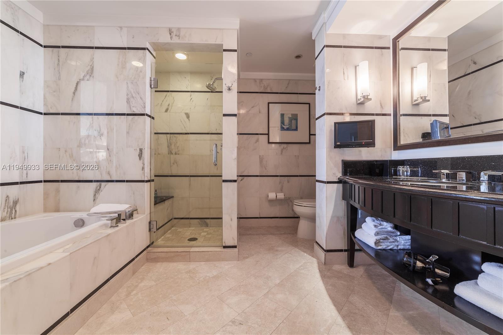 4391 Collins Ave #1914 Miami Beach, FL 33140