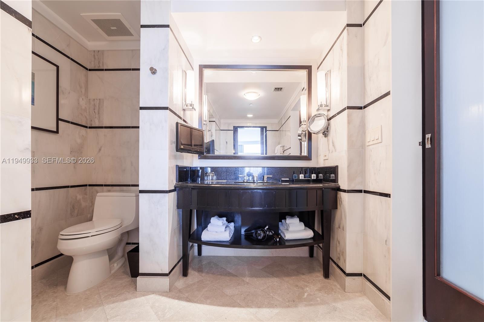 4391 Collins Ave #1914 Miami Beach, FL 33140