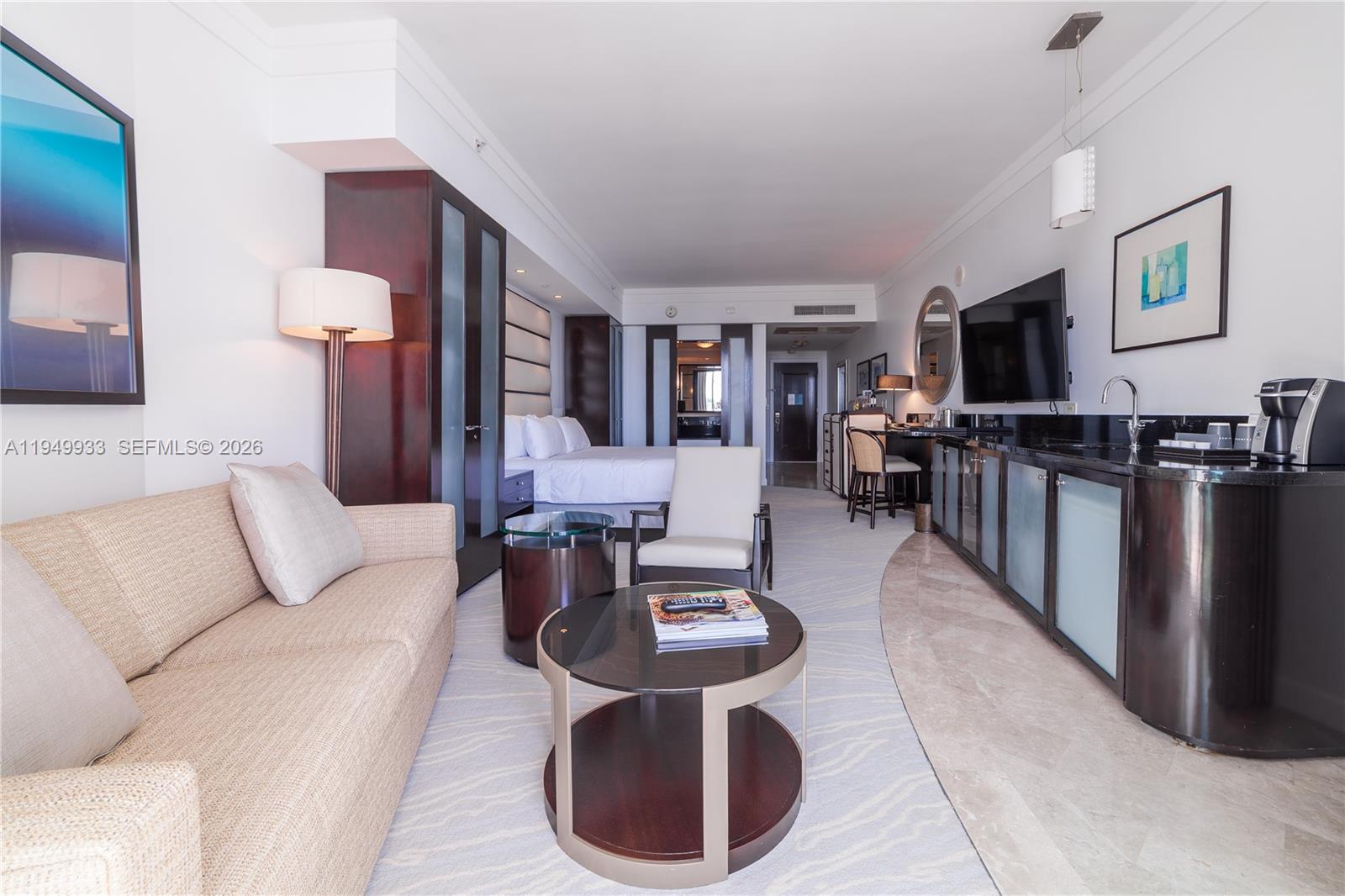 4391 Collins Ave #1914 Miami Beach, FL 33140