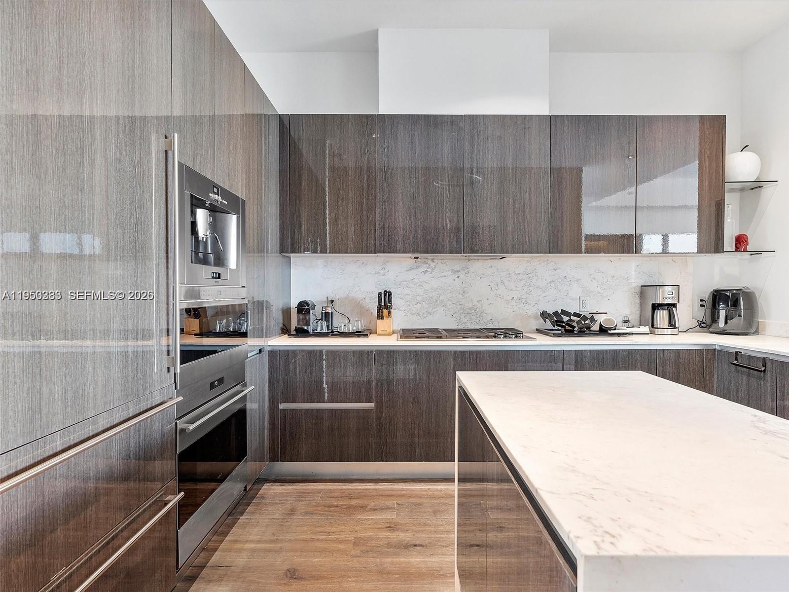 3250 NE 188th St #UPH02 + ROOFTOP W/ POOL Aventura, FL 33180