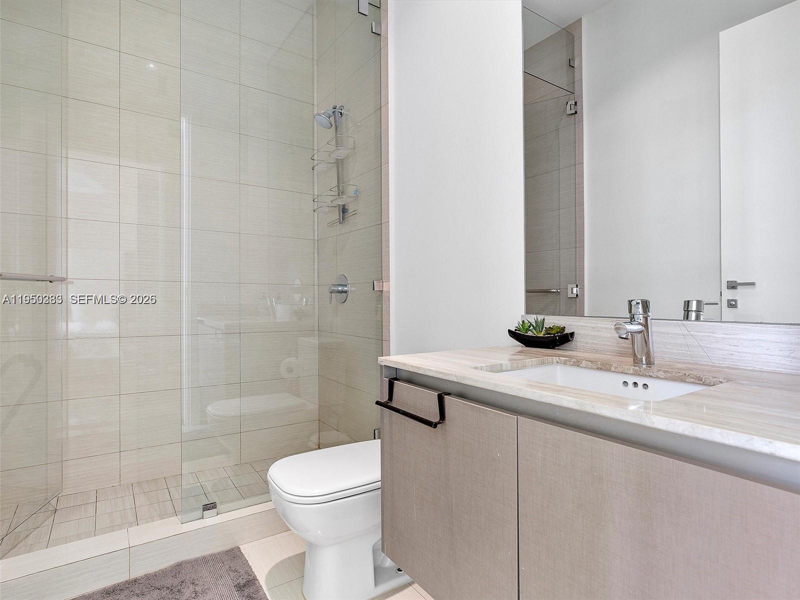 3250 NE 188th St #UPH02 + ROOFTOP W/ POOL Aventura, FL 33180