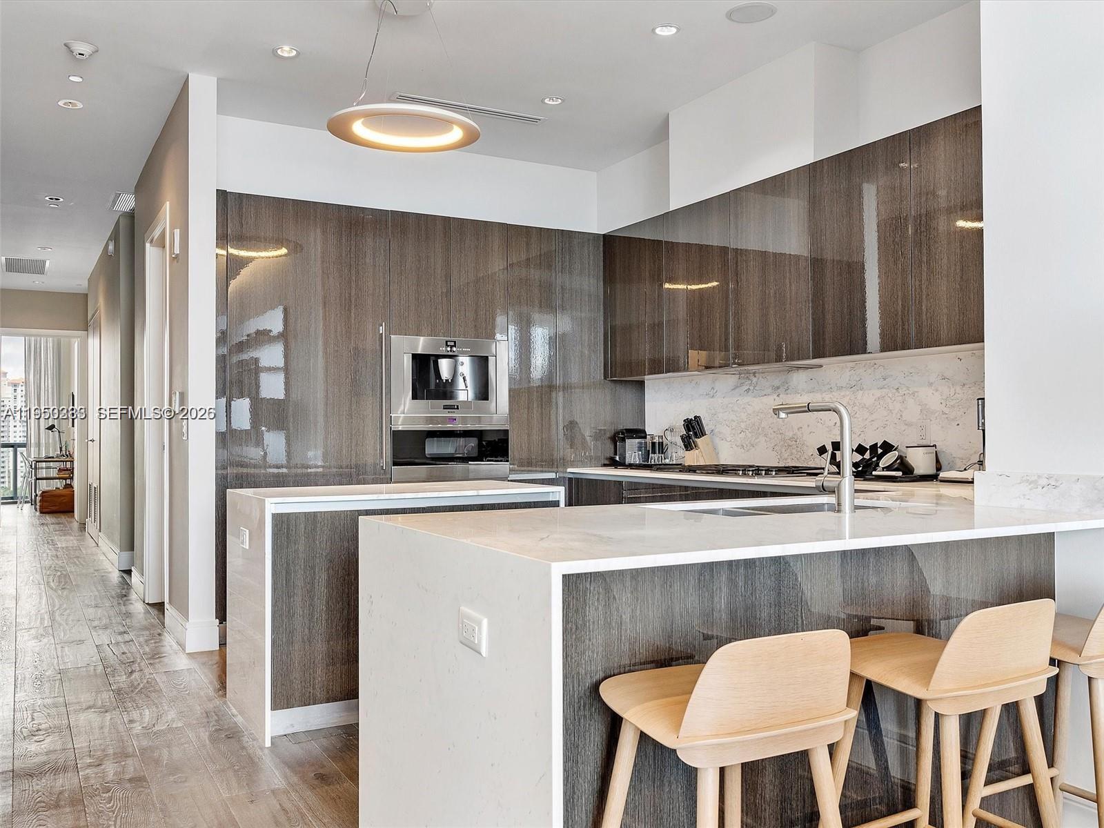 3250 NE 188th St #UPH02 + ROOFTOP W/ POOL Aventura, FL 33180