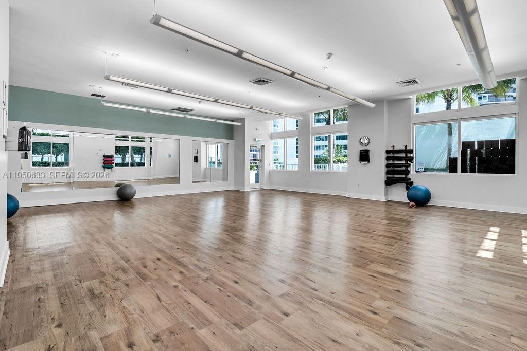 1900 N Bayshore Dr #5103 Miami, FL 33132