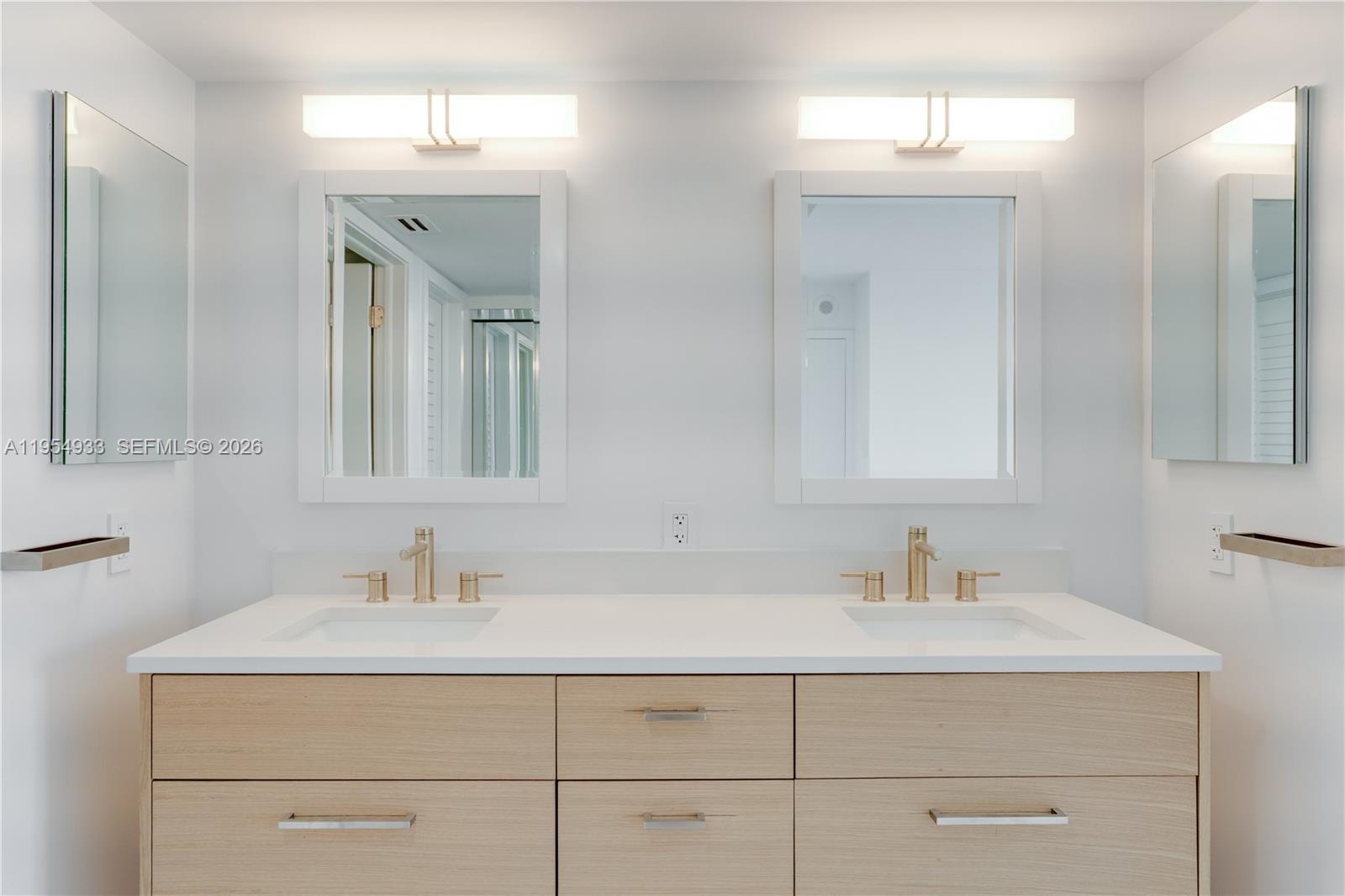 image Casa Del Mar Condos30