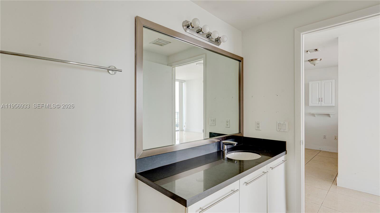 image The Ivy at Riverfront24