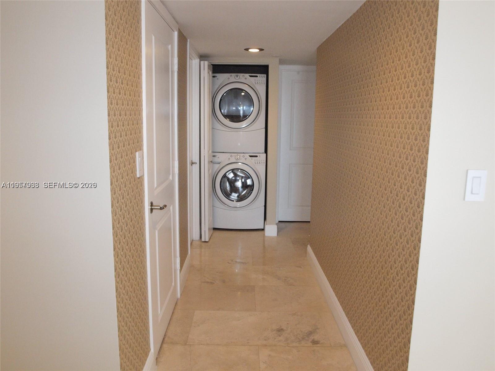 image Brickell Place II13