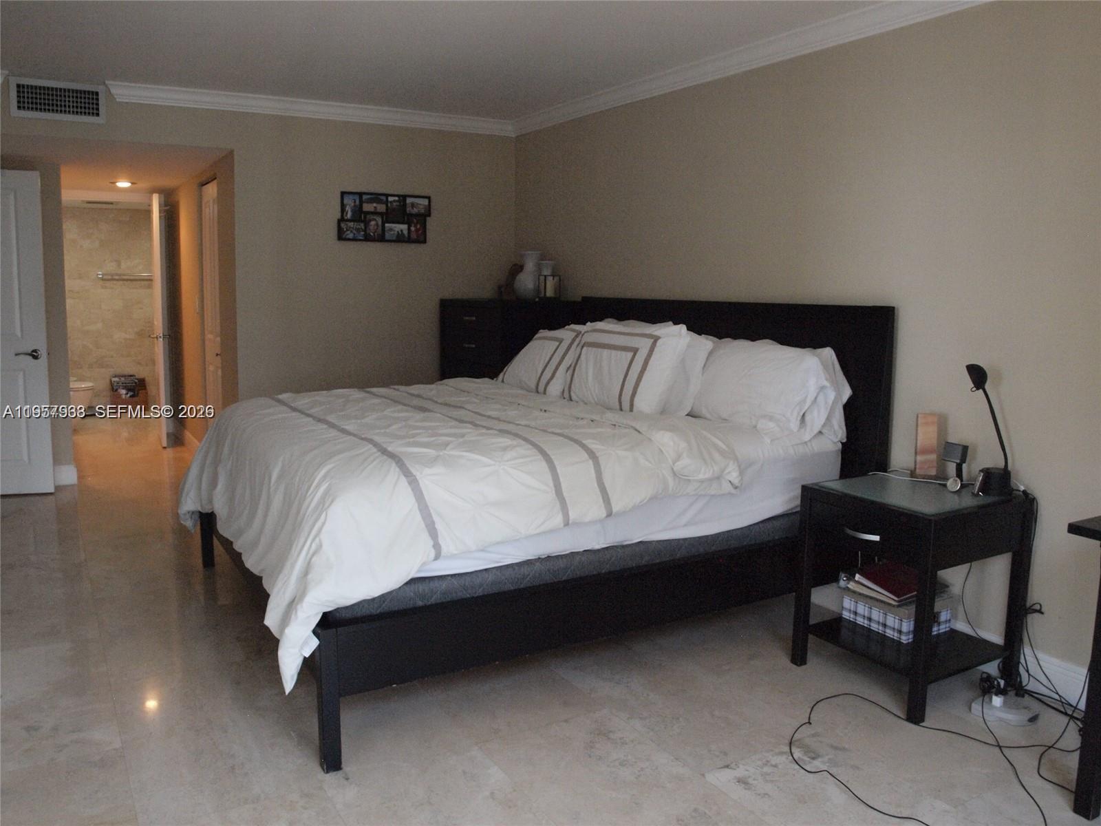 image Brickell Place II25