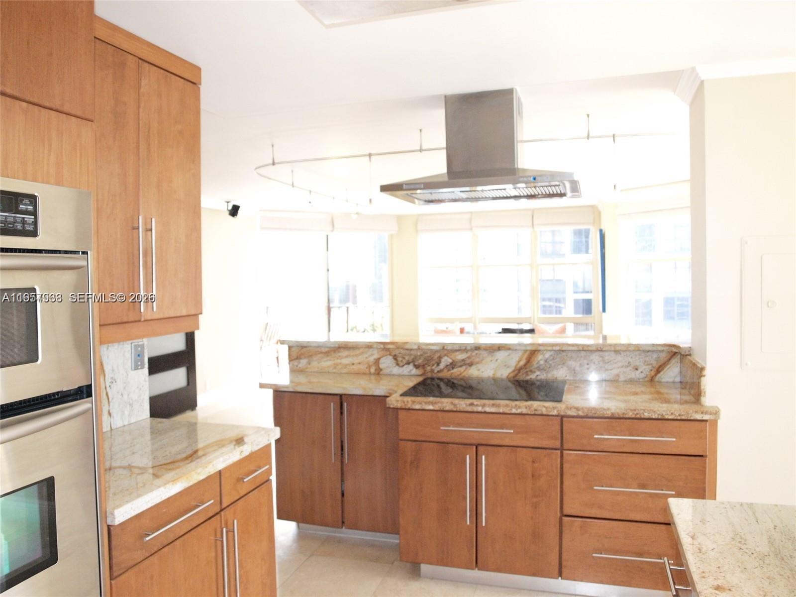 image Brickell Place II7