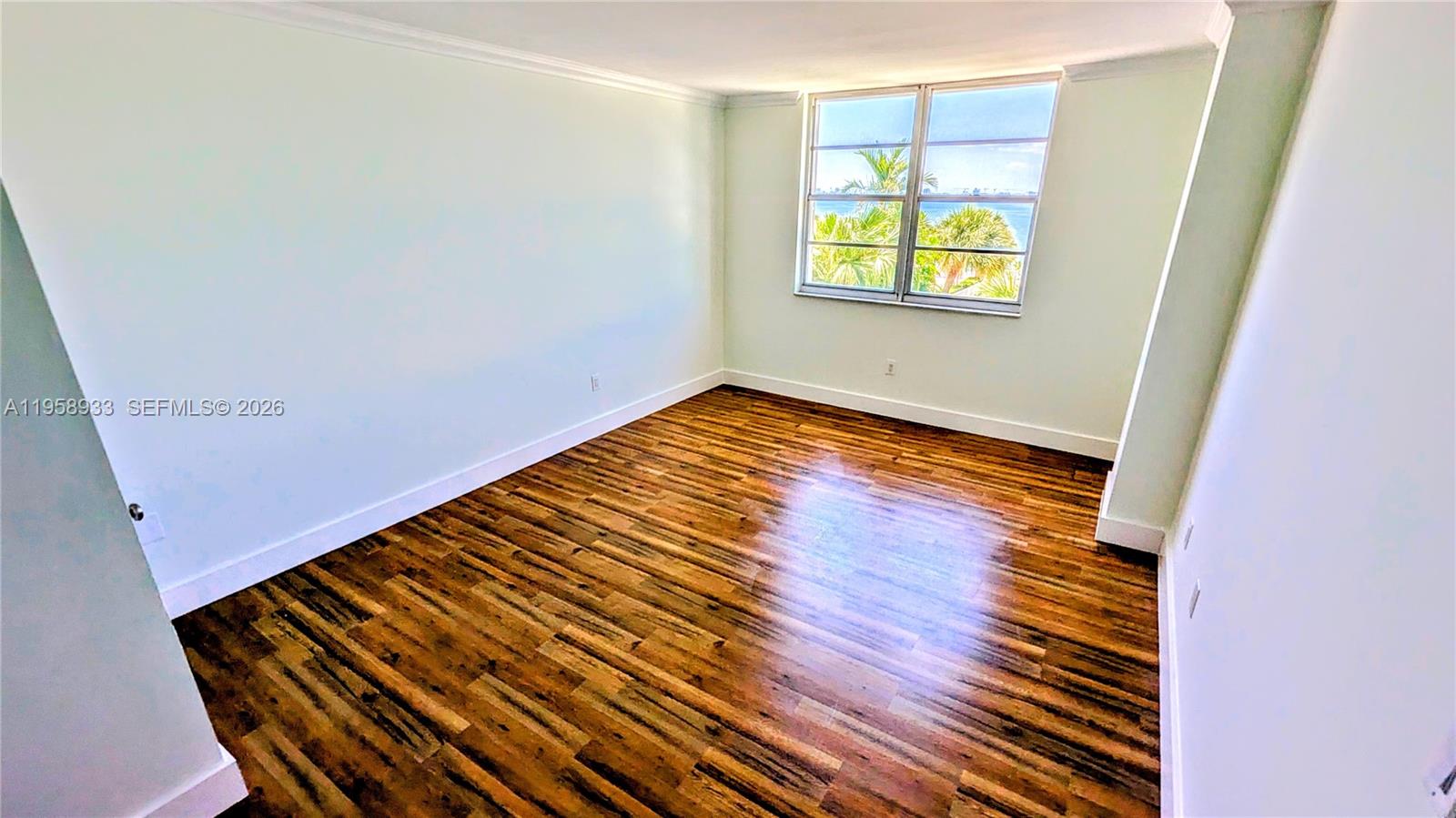 300 Bayview Dr #206 Sunny Isles Beach, FL 33160