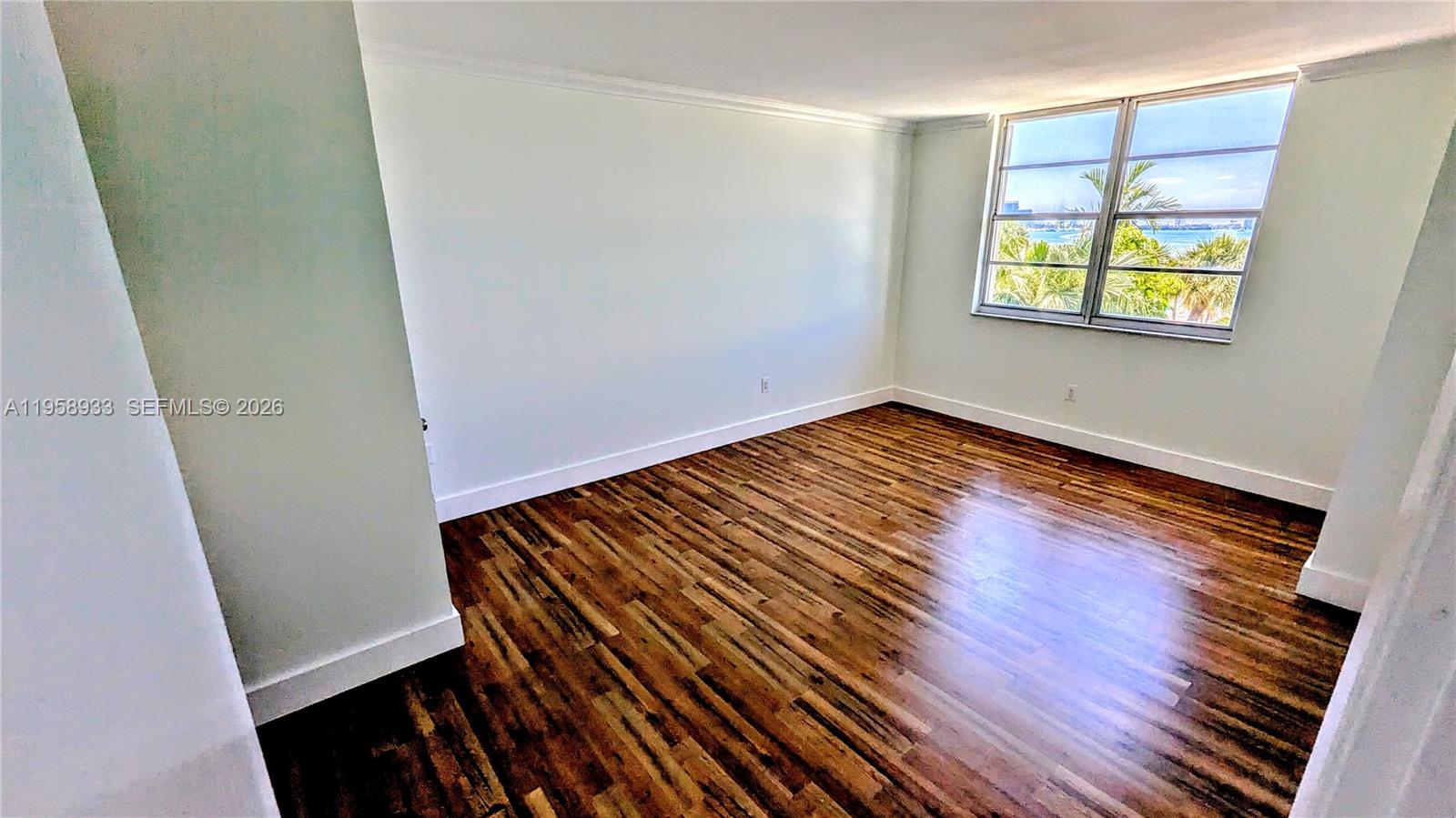 300 Bayview Dr #206 Sunny Isles Beach, FL 33160