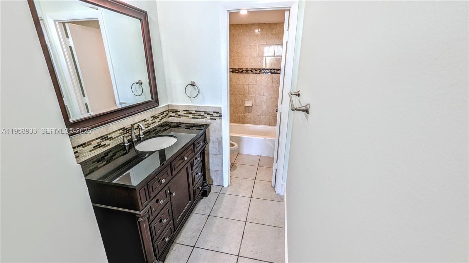 300 Bayview Dr #206 Sunny Isles Beach, FL 33160