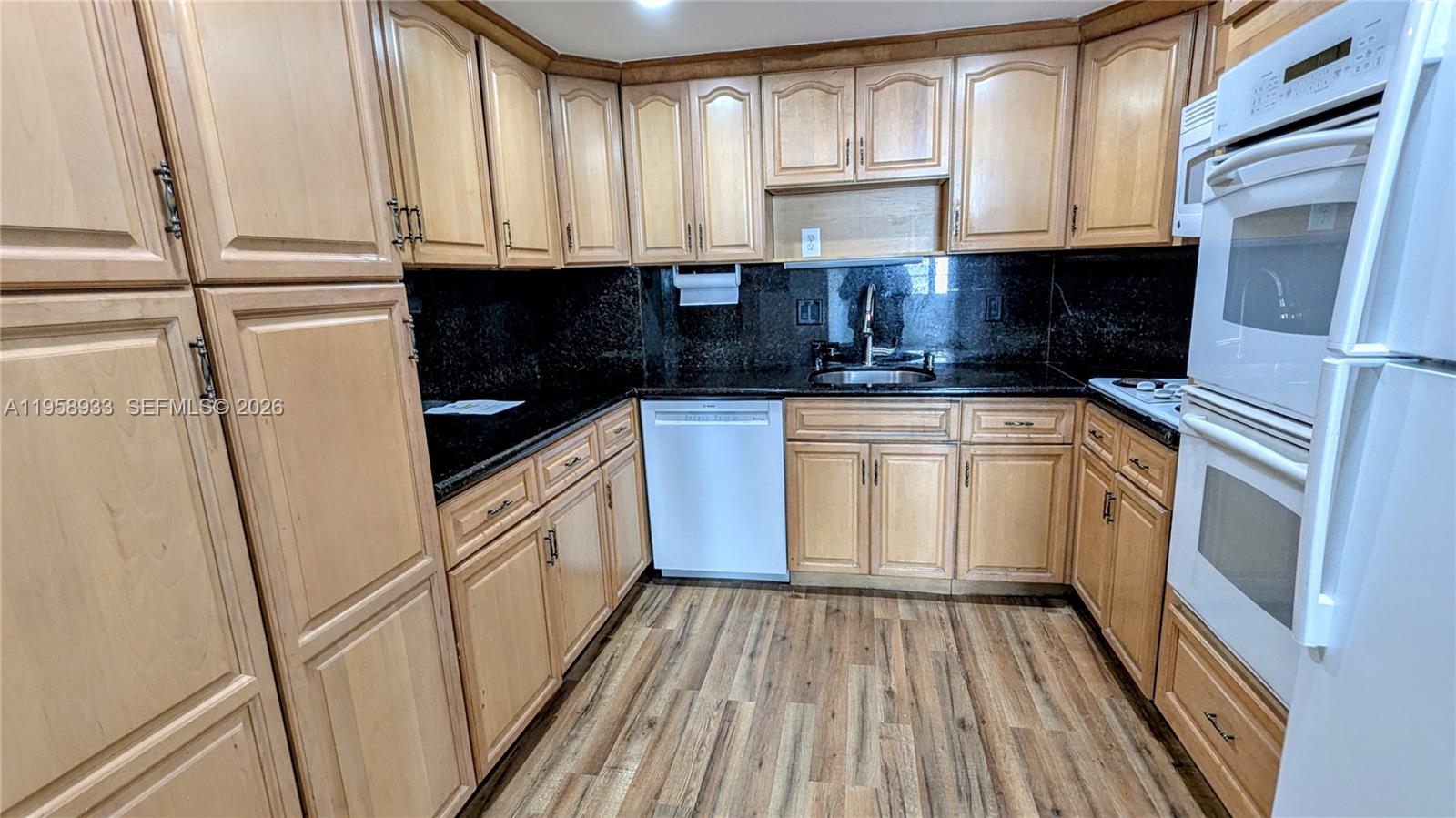 300 Bayview Dr #206 Sunny Isles Beach, FL 33160