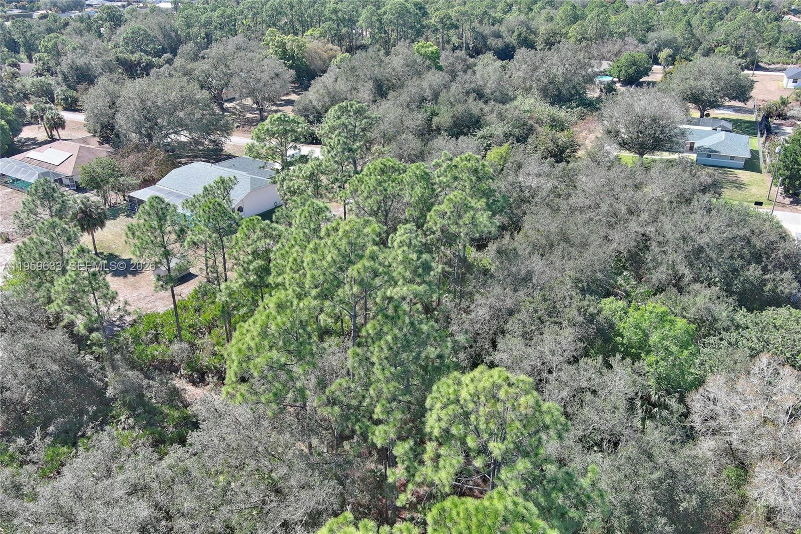 414 Lake Ave Lehigh Acres, FL 33972