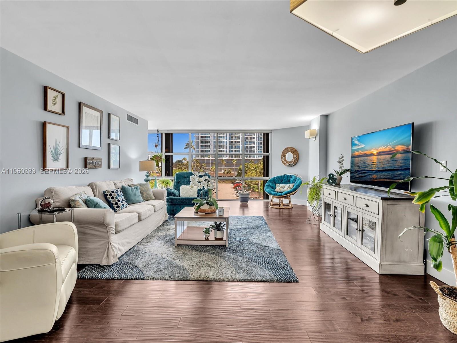 6423 Collins Ave #409