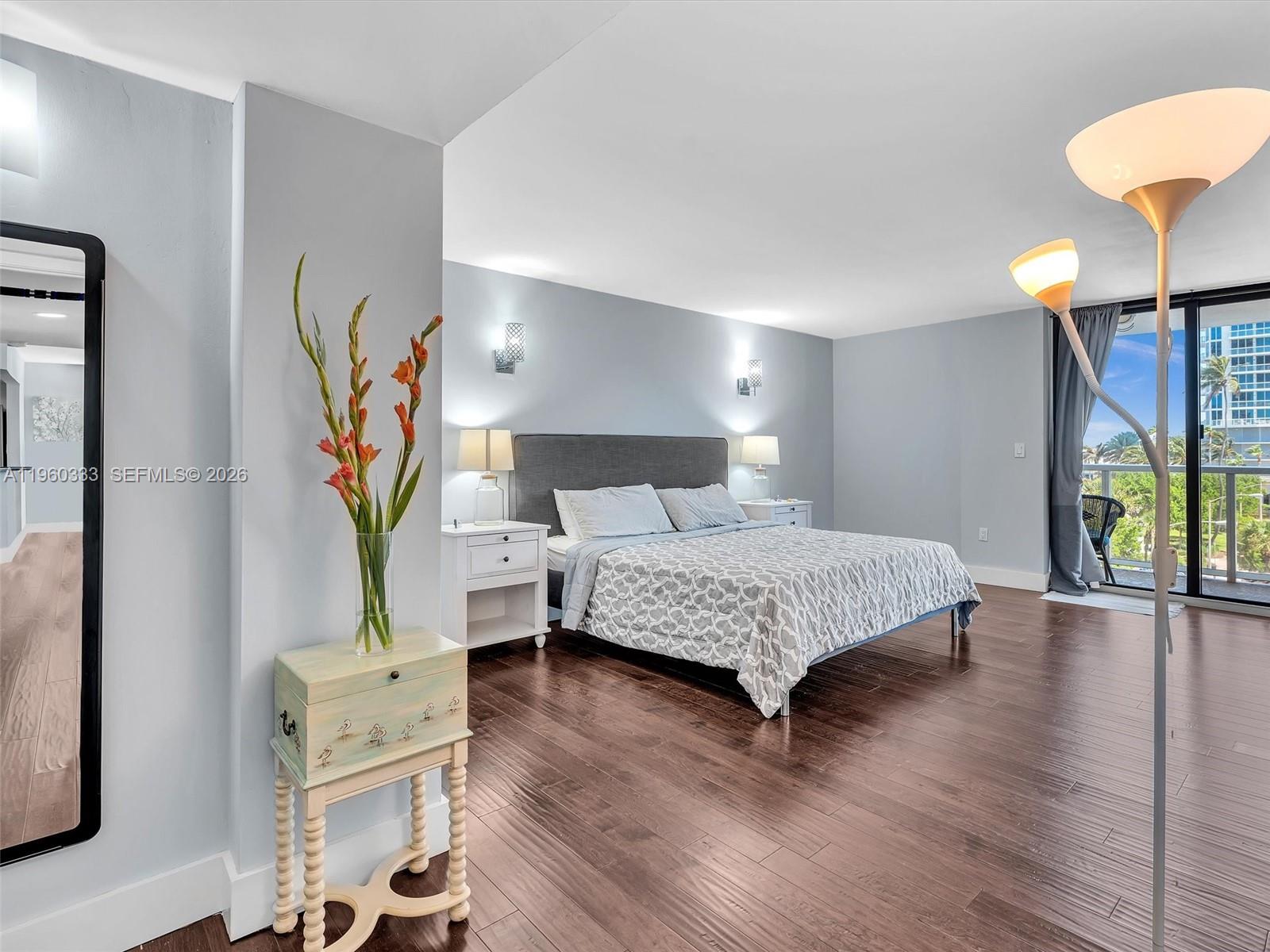 6423 Collins Ave #409 Miami Beach, FL 33141