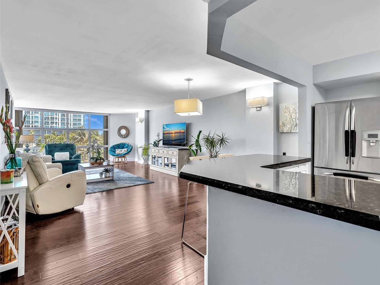 6423 Collins Ave #409 Miami Beach, FL 33141