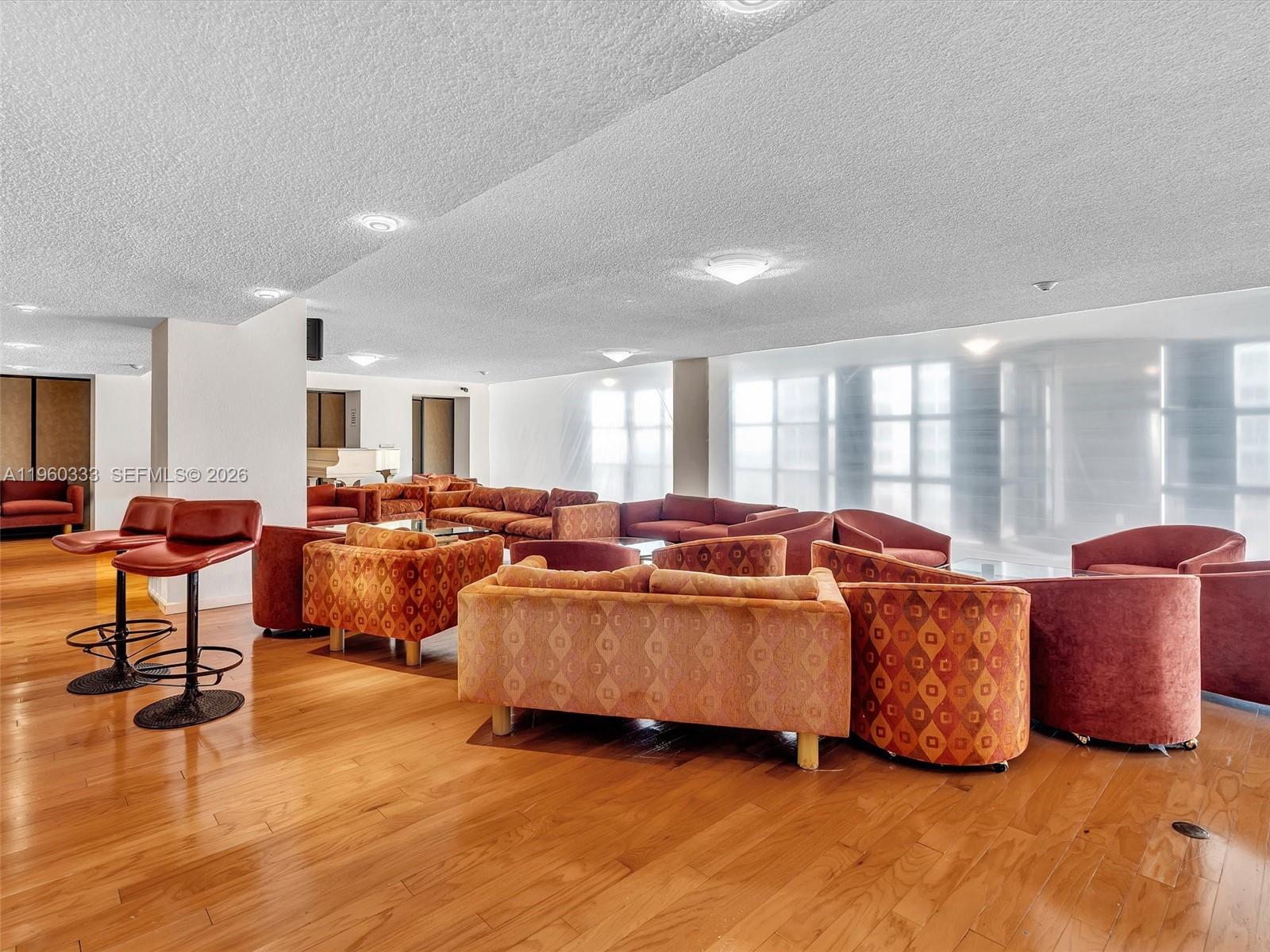 6423 Collins Ave #409 Miami Beach, FL 33141