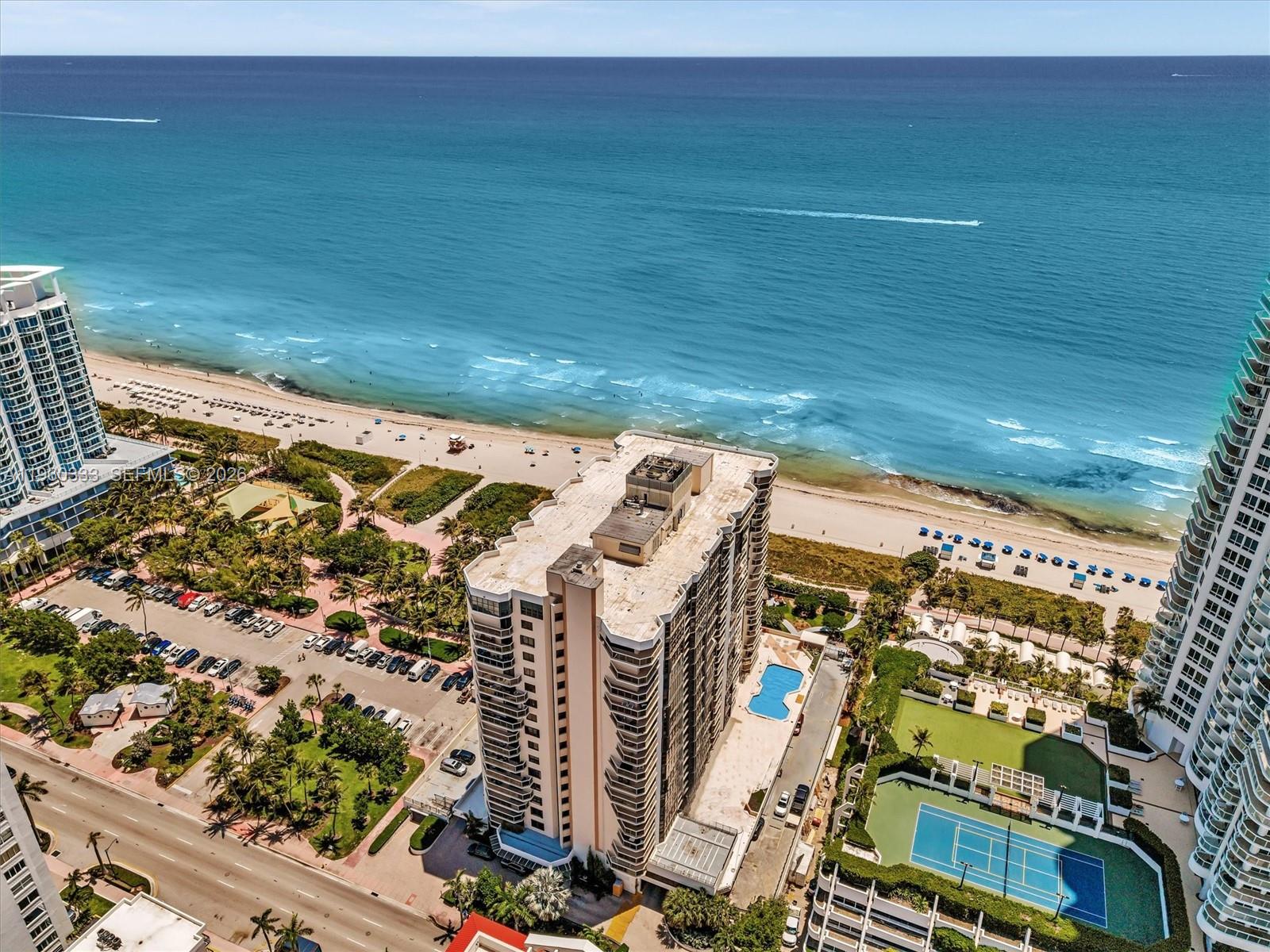 6423 Collins Ave #409 Miami Beach, FL 33141