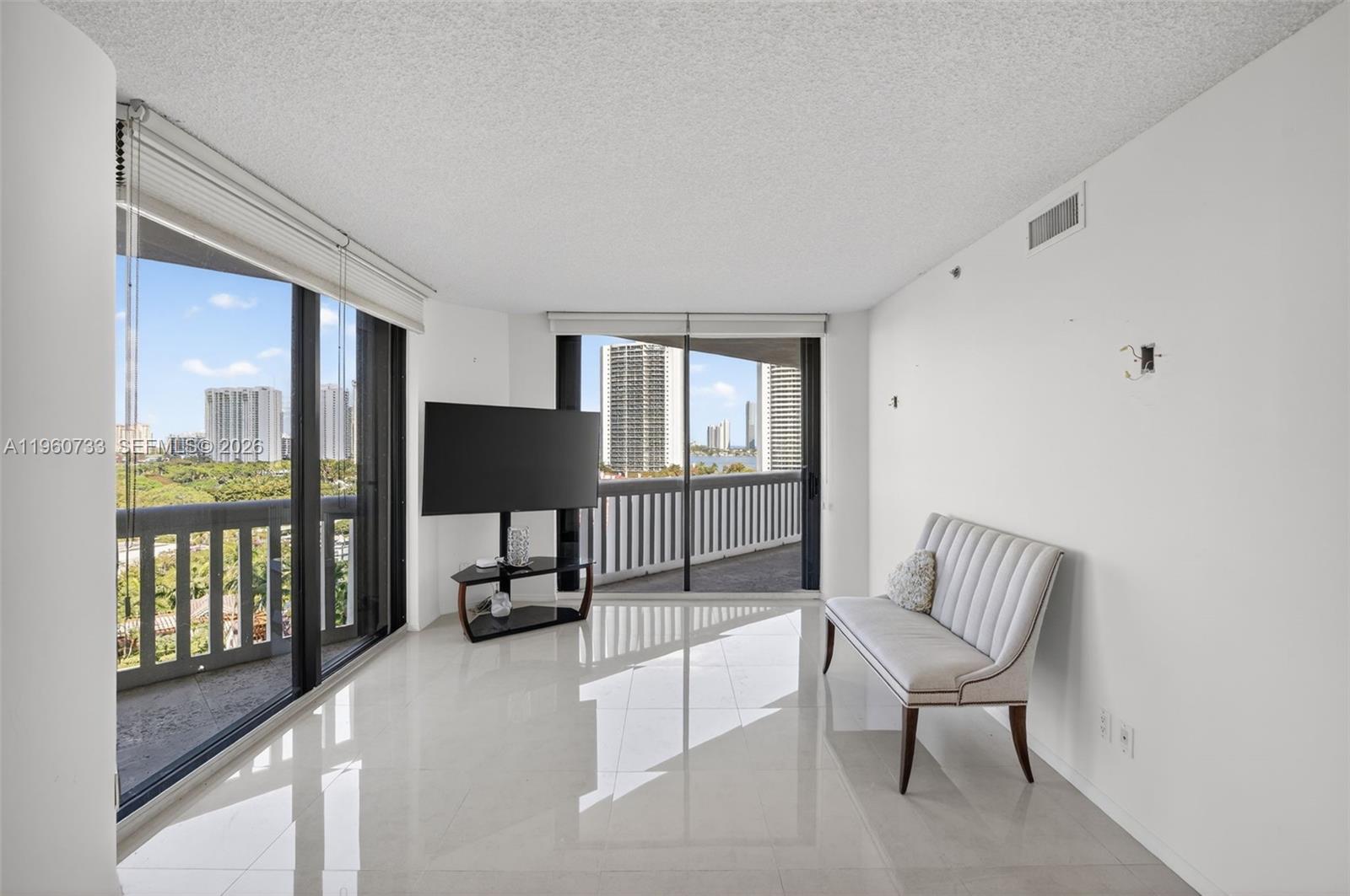 2000 Island Bl #1109 Aventura, FL 33160