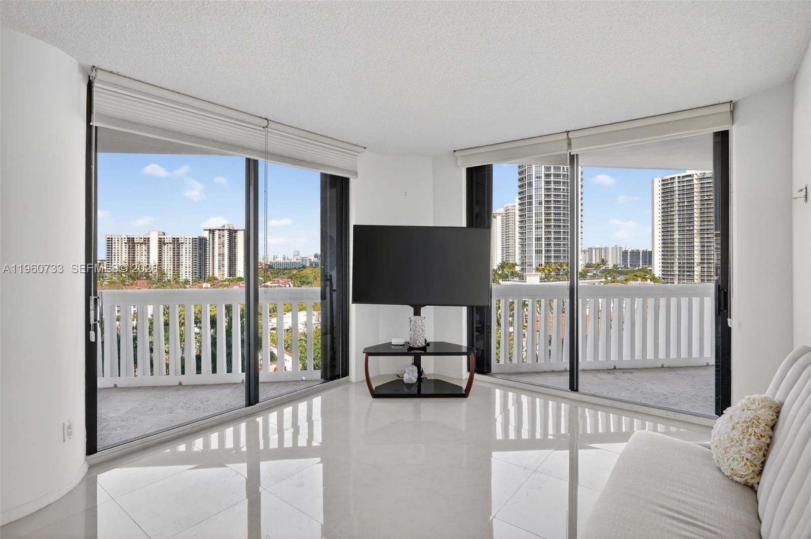 2000 Island Bl #1109 Aventura, FL 33160