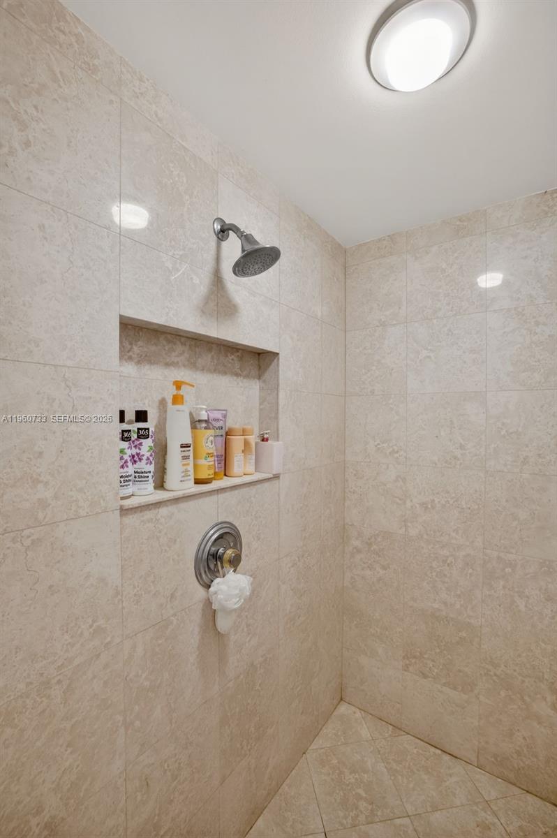 2000 Island Bl #1109 Aventura, FL 33160