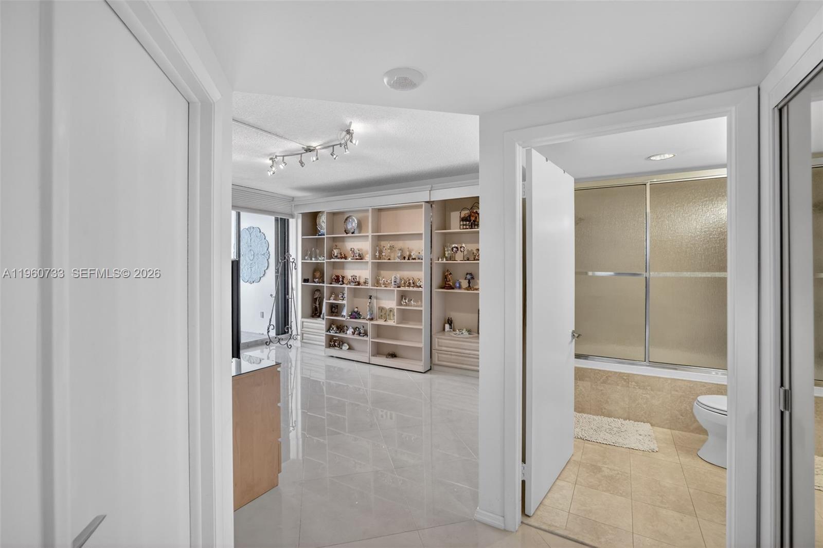 2000 Island Bl #1109 Aventura, FL 33160