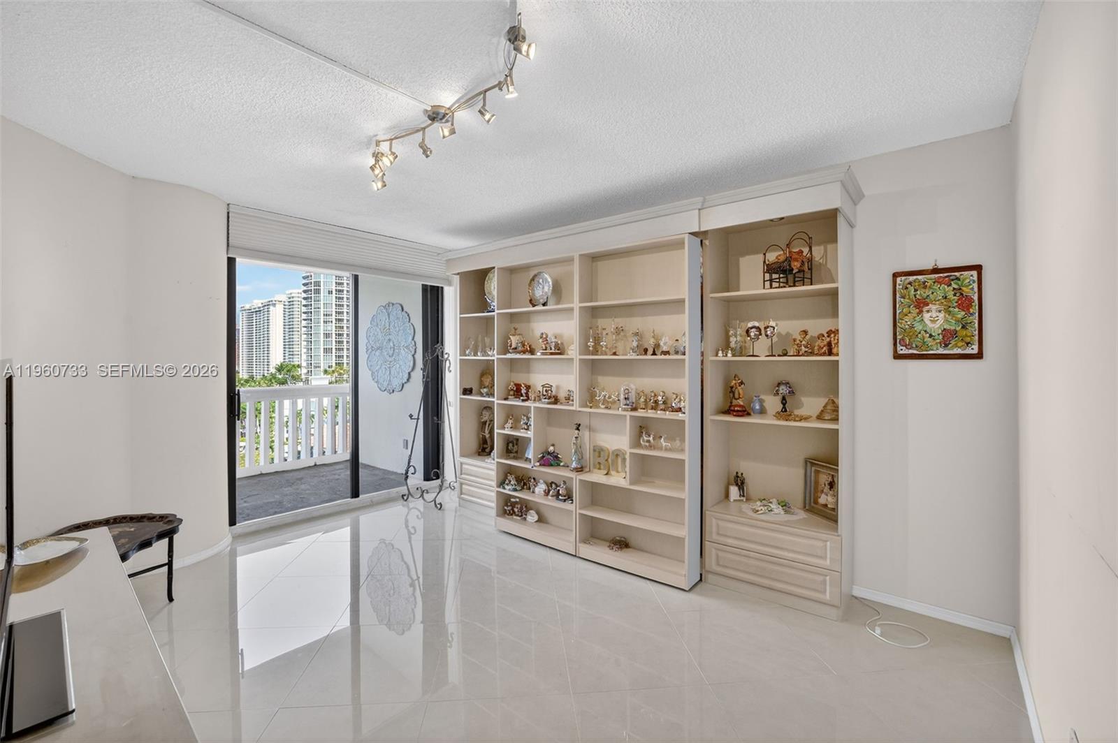 2000 Island Bl #1109 Aventura, FL 33160