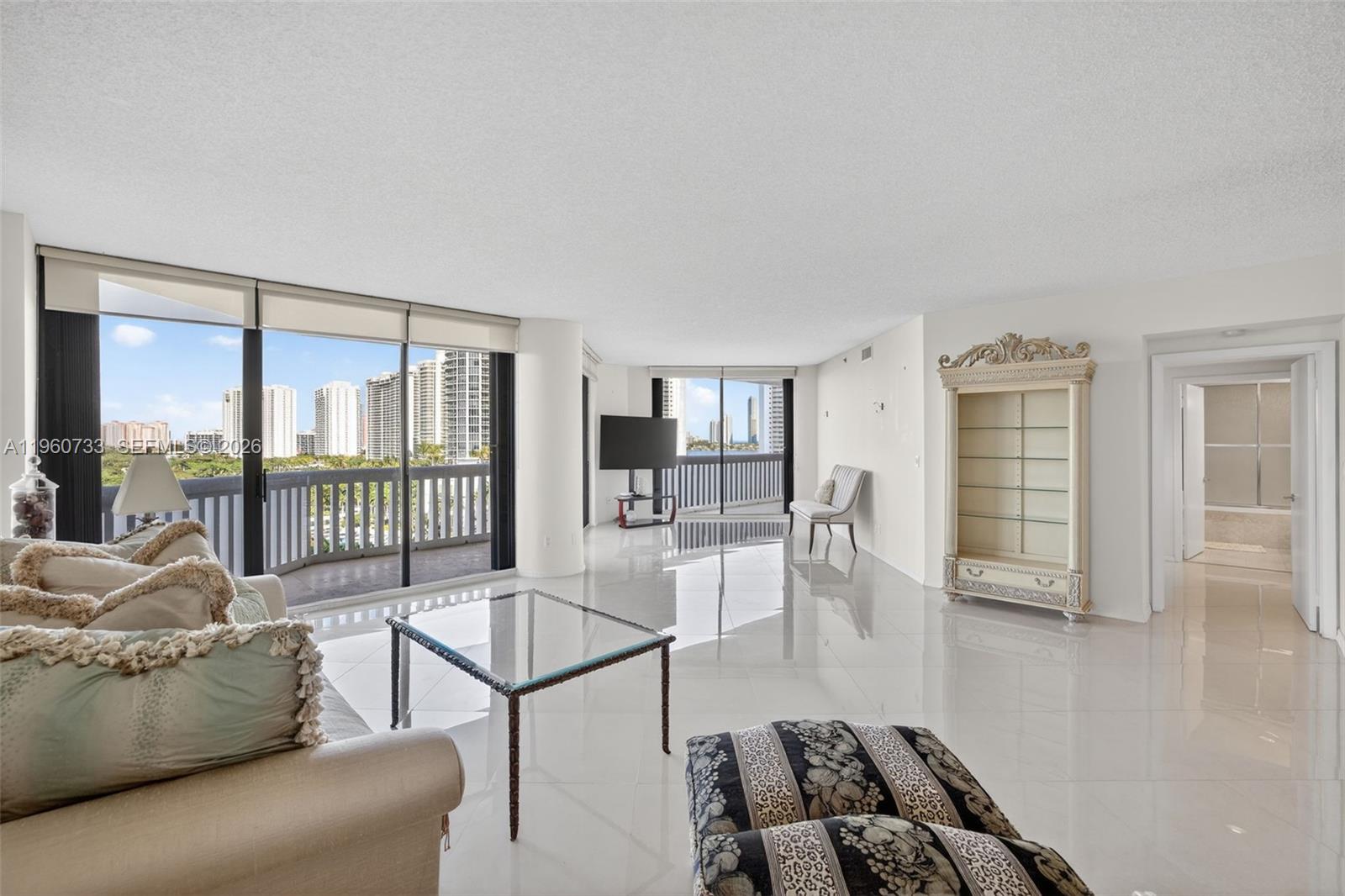 2000 Island Bl #1109 Aventura, FL 33160