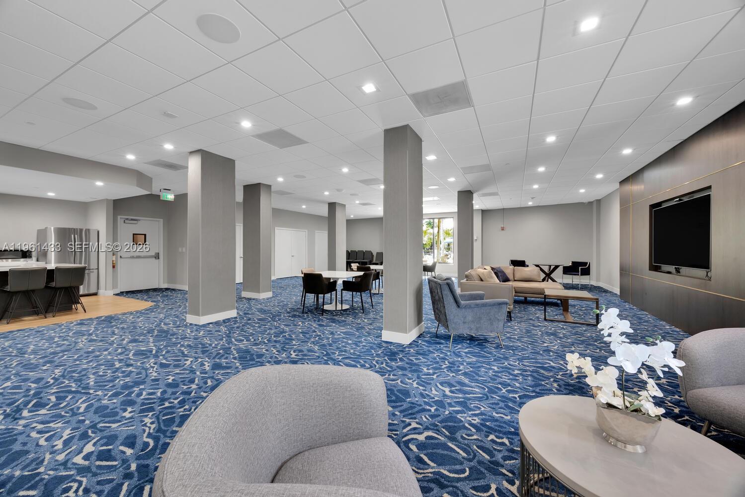 90 Edgewater Dr #PH25 Coral Gables, FL 33133