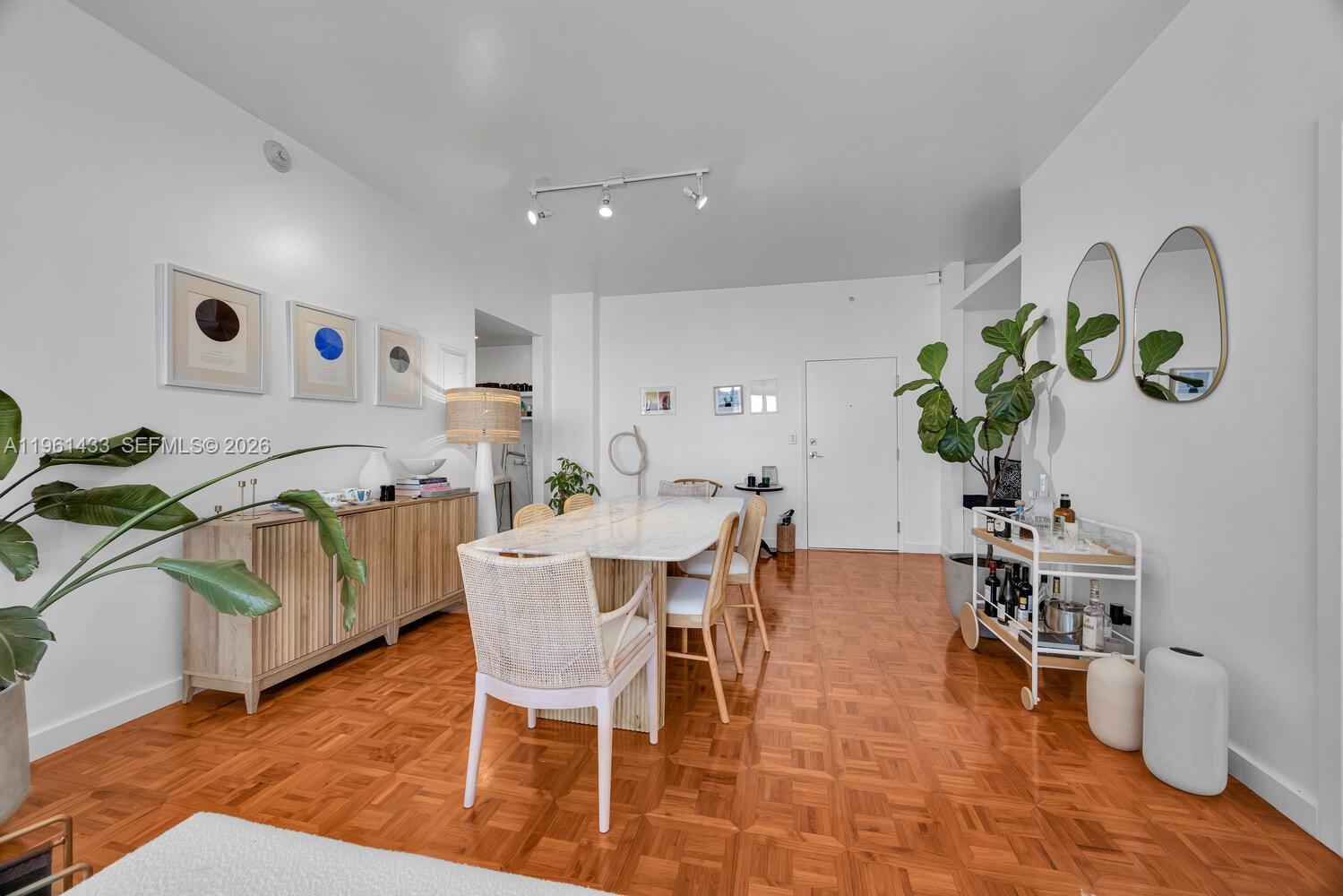 90 Edgewater Dr #PH25 Coral Gables, FL 33133