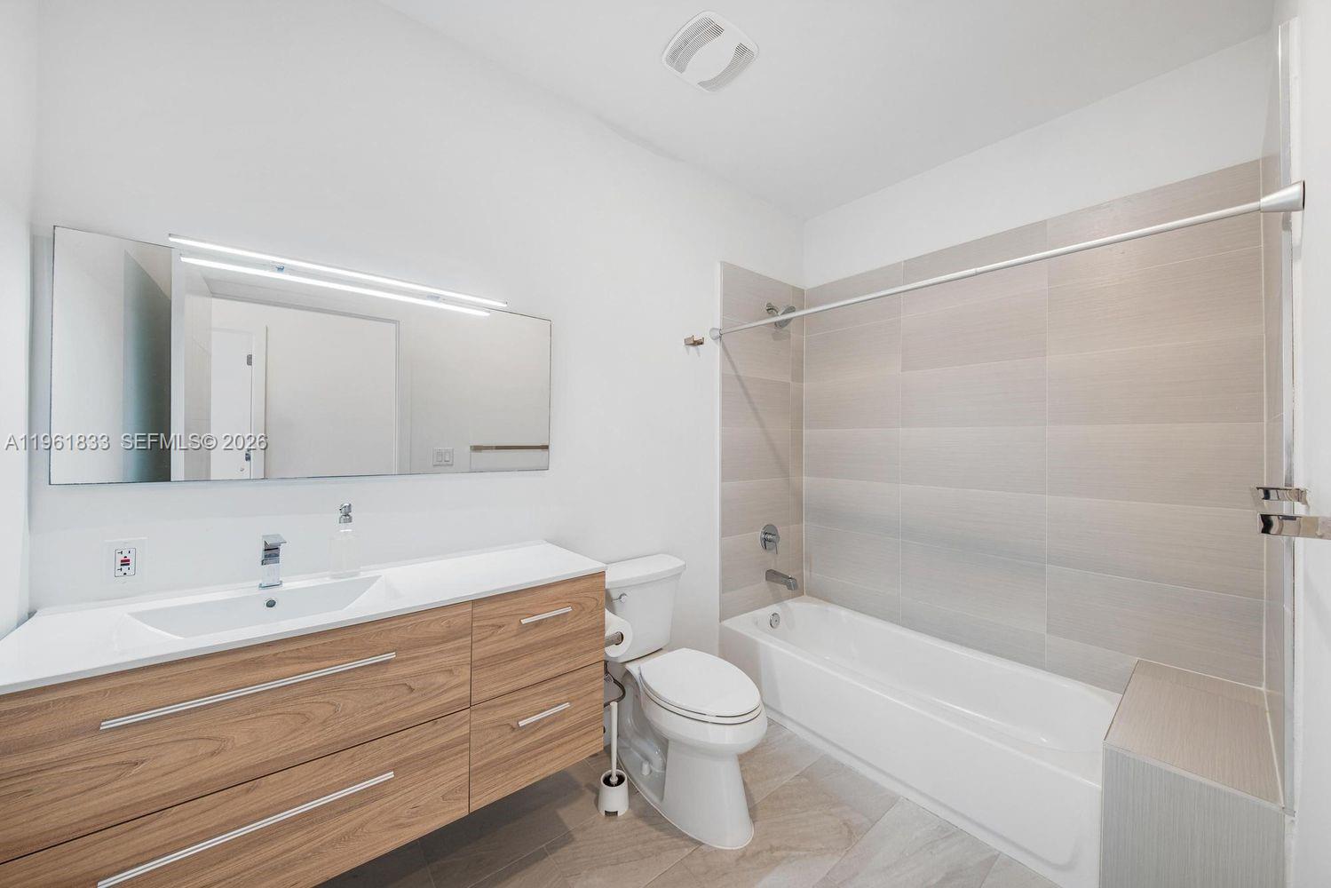 4480 NW 8th Pl Plantation, FL 33317