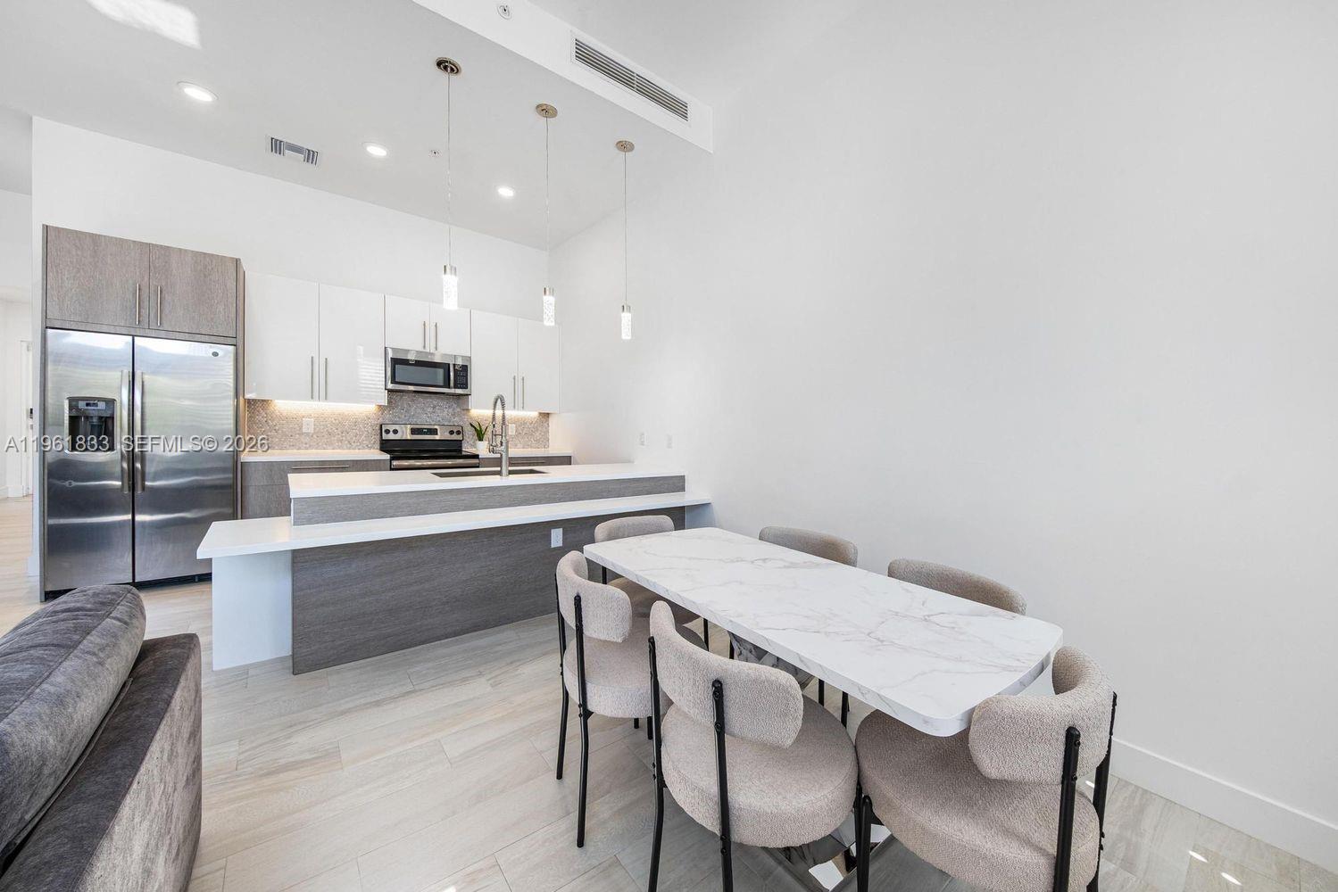 4480 NW 8th Pl Plantation, FL 33317