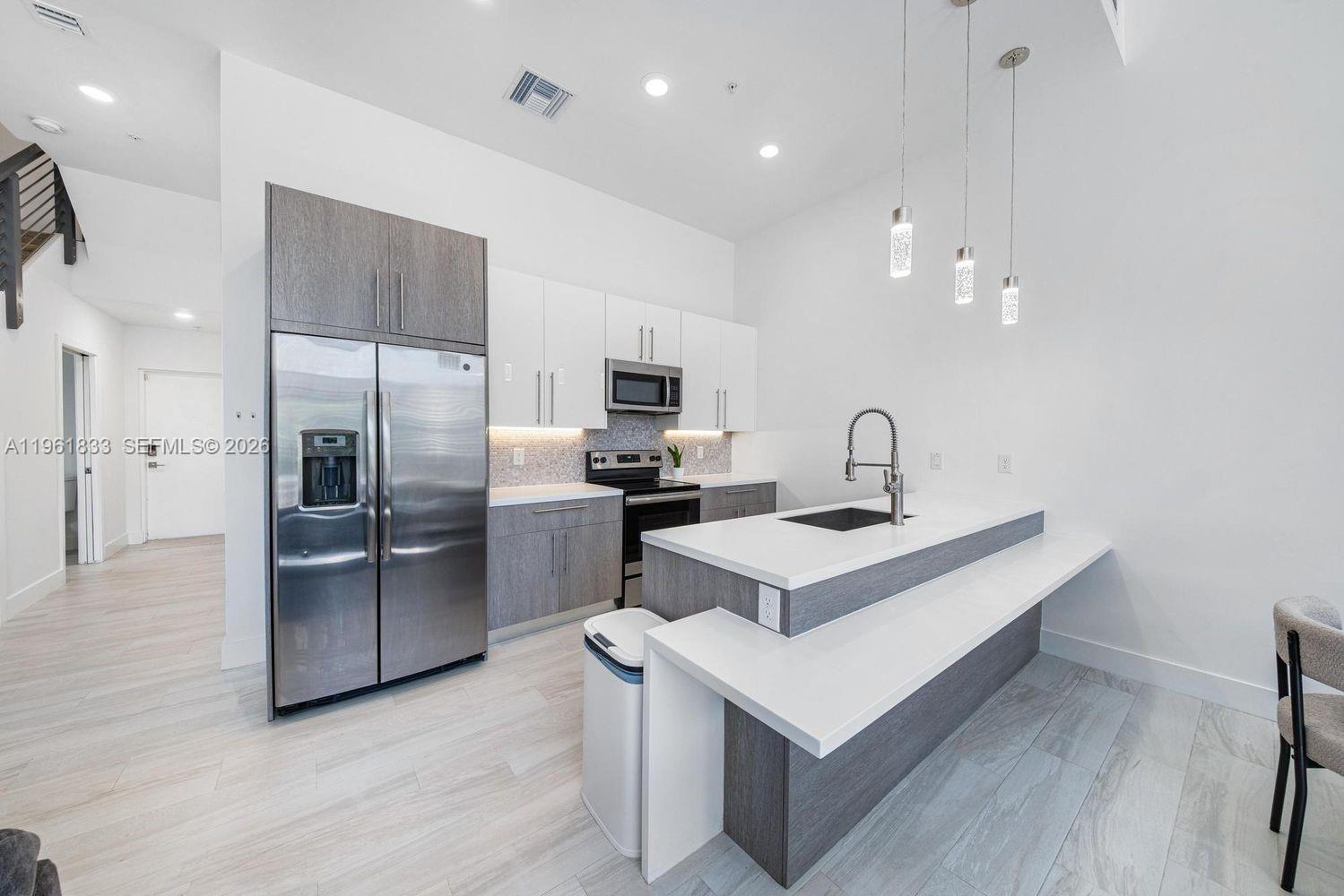 4480 NW 8th Pl Plantation, FL 33317