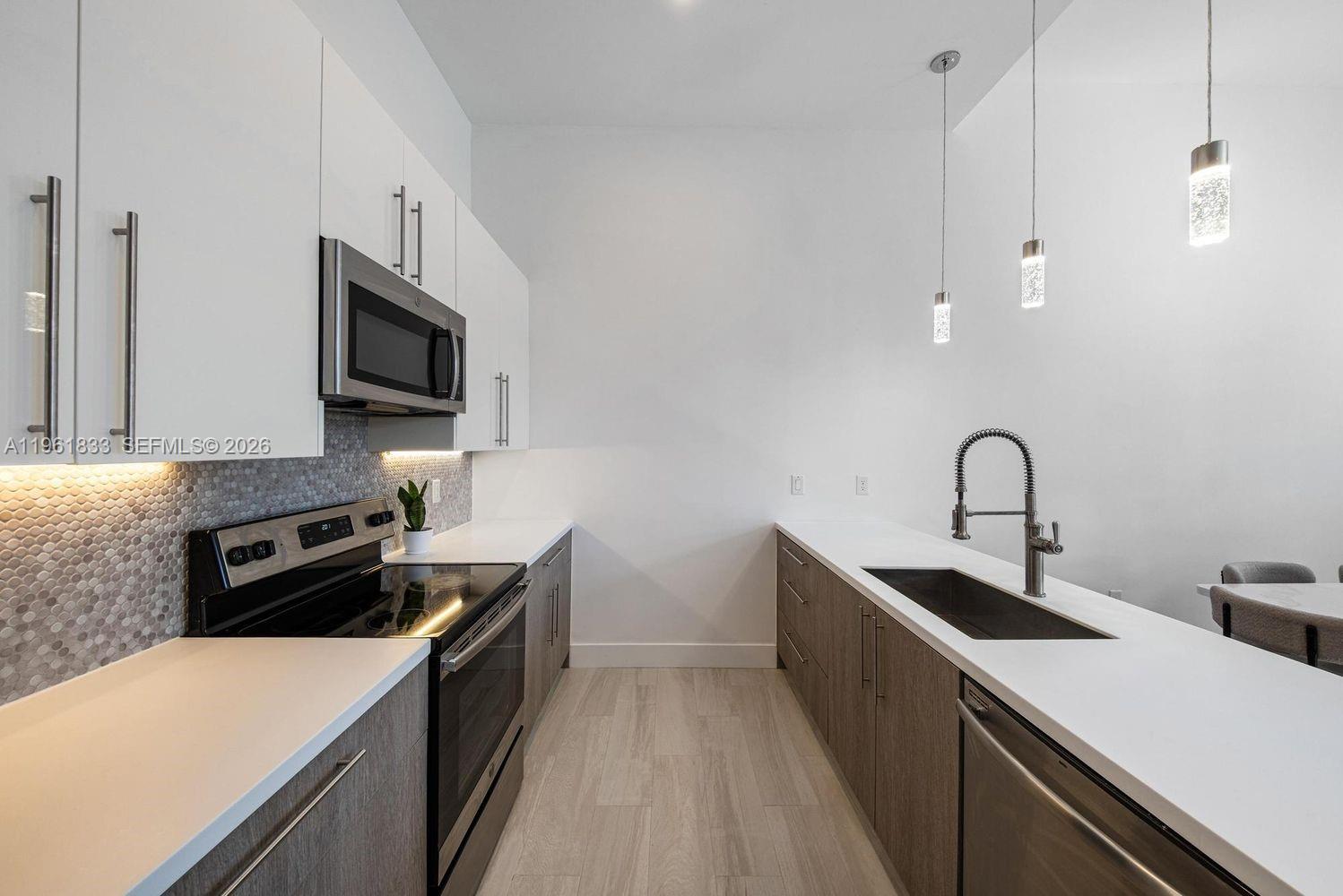 4480 NW 8th Pl Plantation, FL 33317