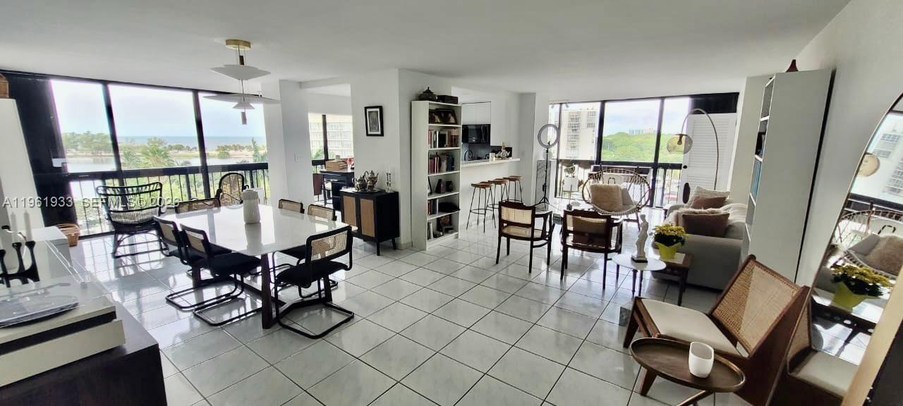 image Brickell Bay Club2