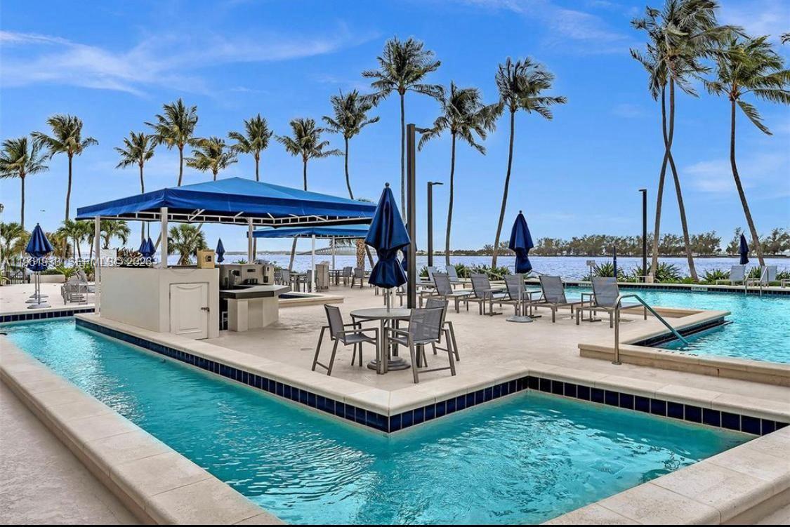 image Brickell Bay Club7